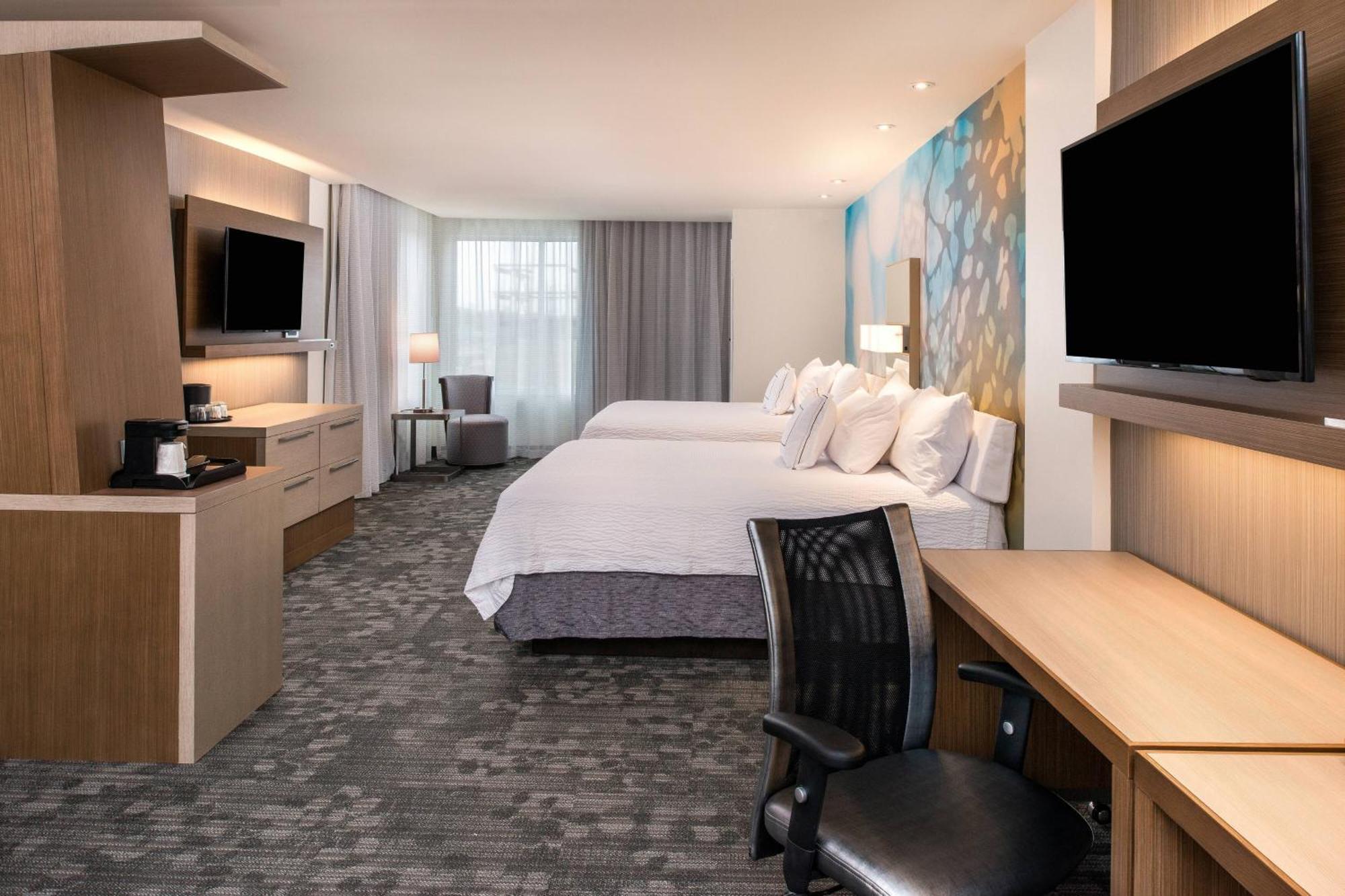 Courtyard By Marriott Detroit Farmington Hotel Фармингтън Хилс Екстериор снимка