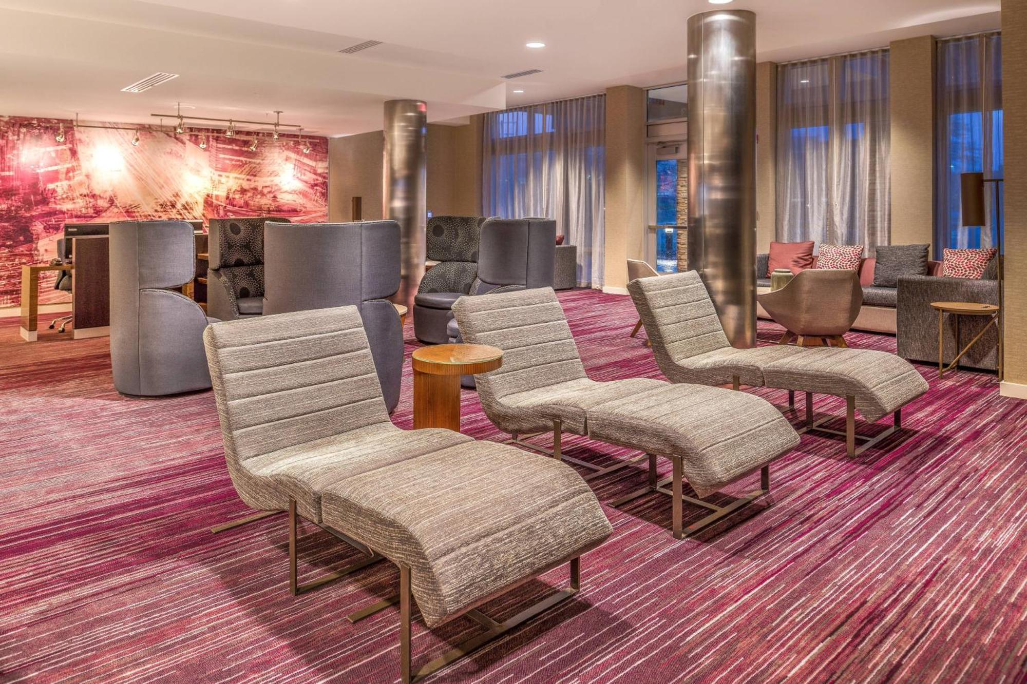 Courtyard By Marriott Detroit Farmington Hotel Фармингтън Хилс Екстериор снимка