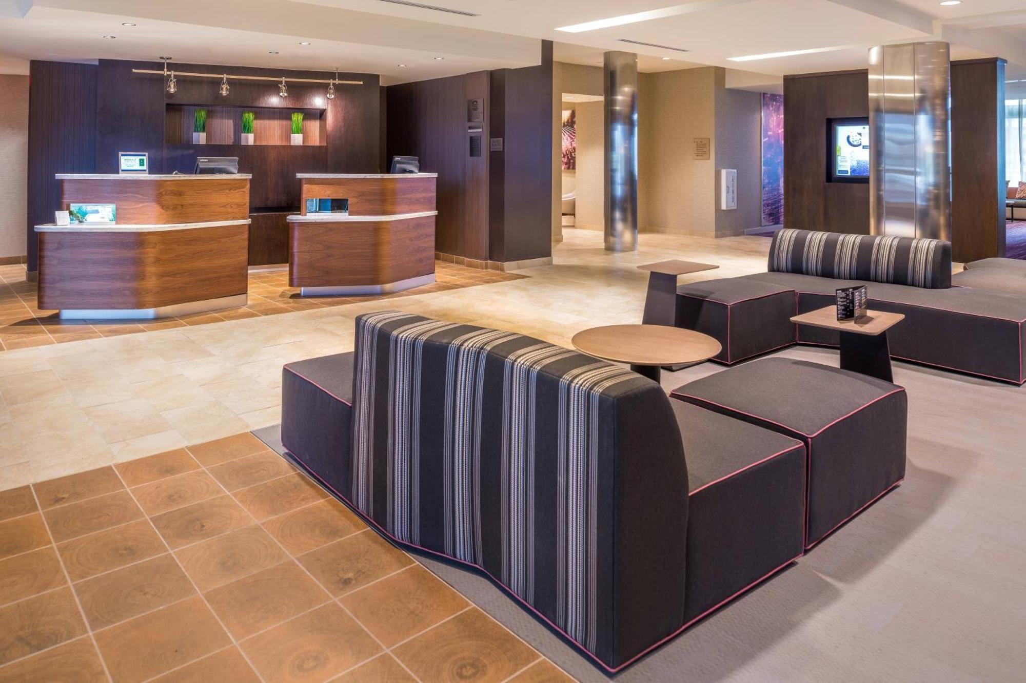 Courtyard By Marriott Detroit Farmington Hotel Фармингтън Хилс Екстериор снимка
